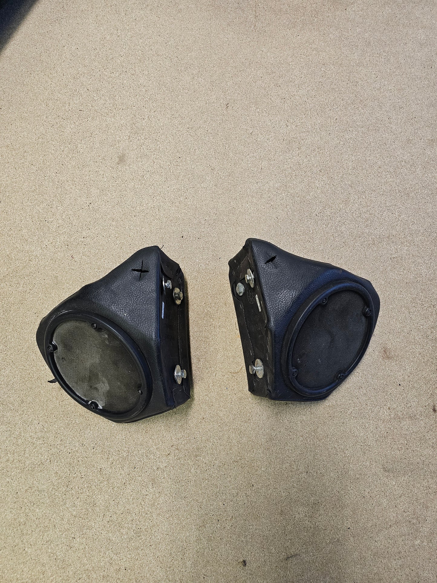 03 Harley Davidson Electra Glide rear back trunk speakers 07289 07288