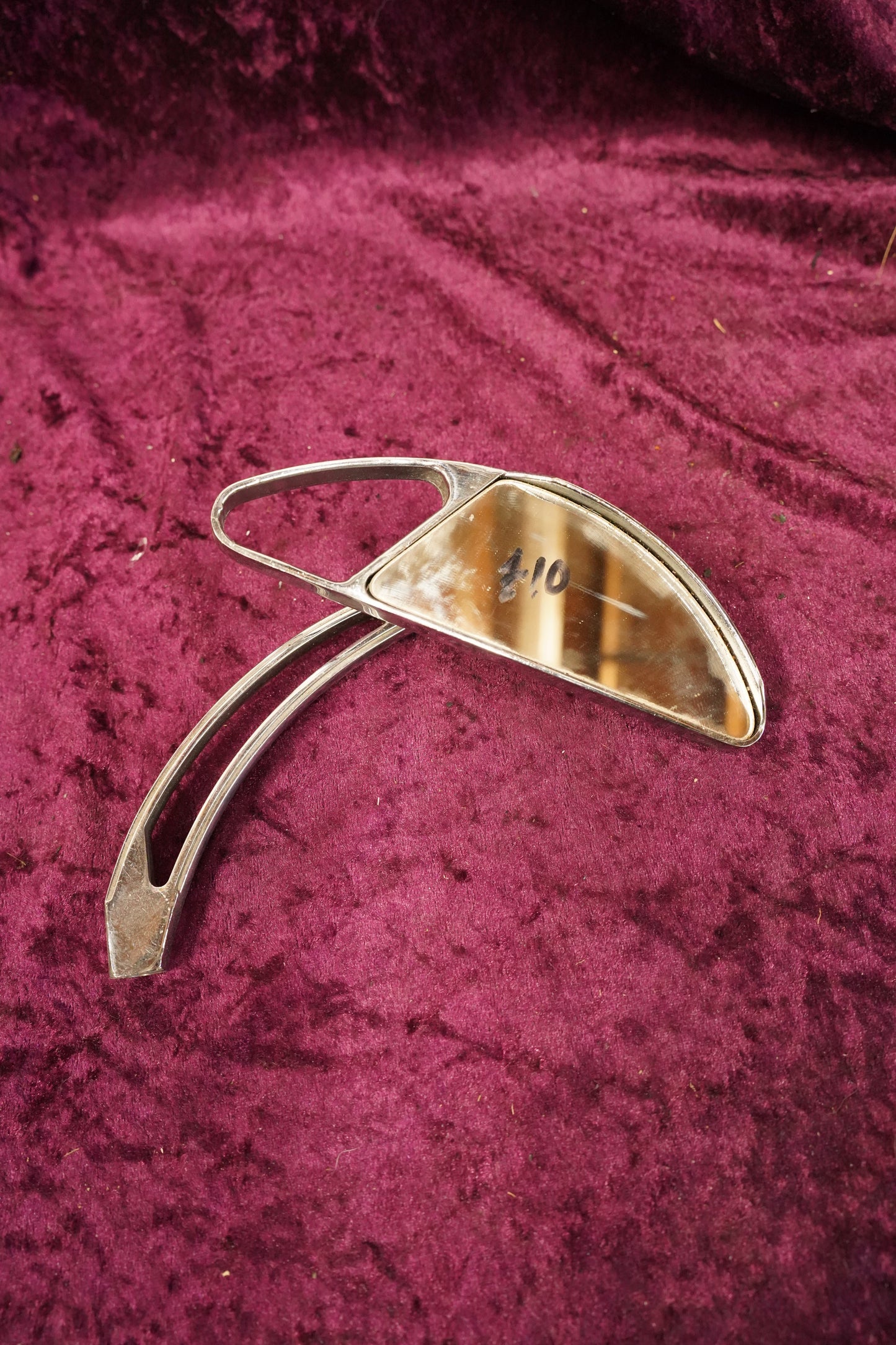 Right hand mirror