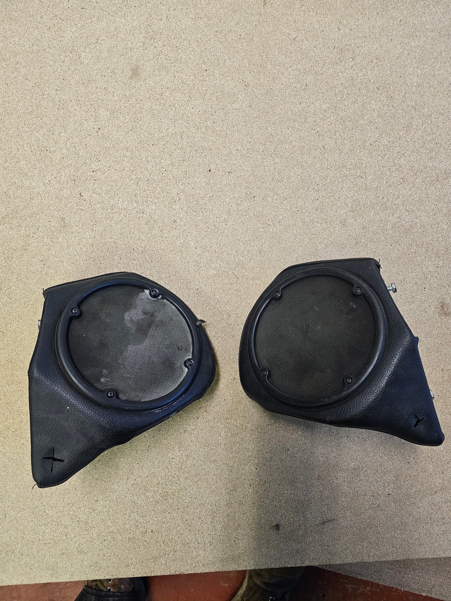 03 Harley Davidson Electra Glide rear back trunk speakers 07289 07288