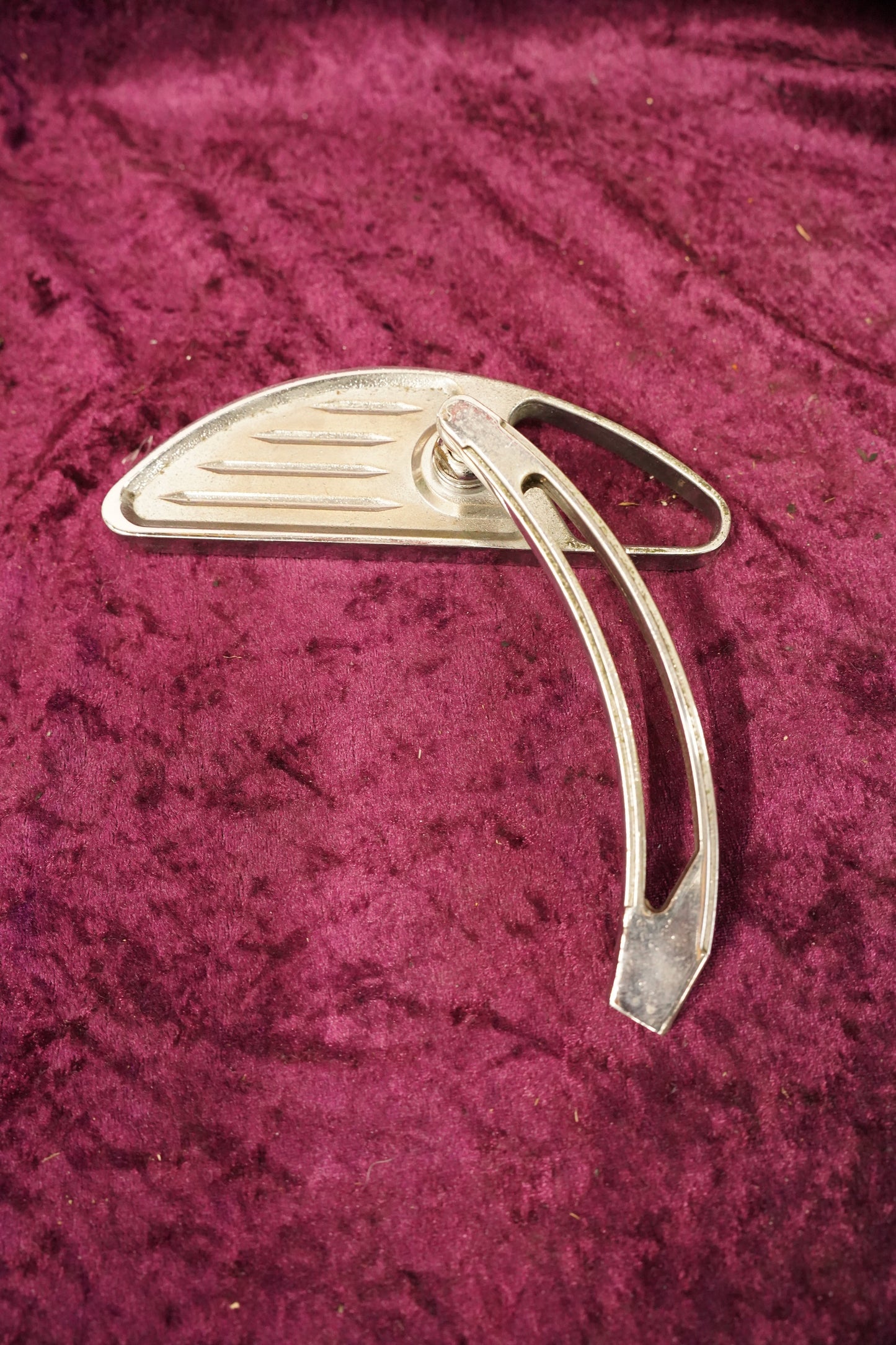 Right hand mirror